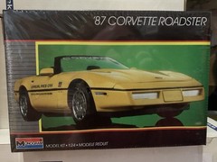 Monogram 87 Corvette Roadster 1:24 Model Kit 2742 Vintage 1987 New Sealed
