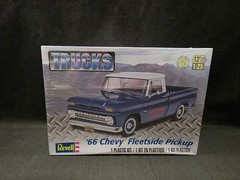 Revell ’66 Chevy Fleetside Pickup 1:25 Scale Plastic Model Kit 85-7225