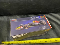 Tamiya Mini F1 Lotus Type 102B rare model kit 1/28 Item 28001 w/ Burago Red Bull