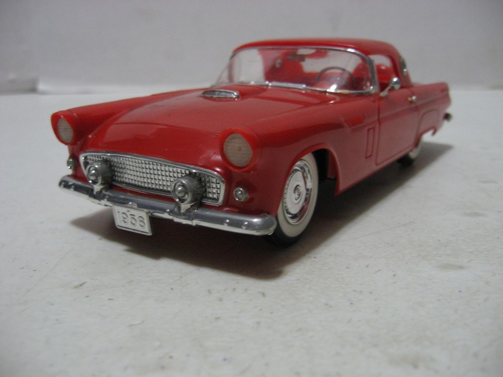 Monogram Red 1956 Ford Thunderbird T-Bird 1/24 Scale Built Model Kit #2289