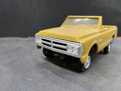 C7 GMC JIMMY vintage built model car 1/25 McM.