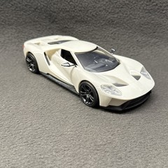Revell 2017 Ford GT Plastic Model 1/25 Built Kit Super Car Le Mans White GT40