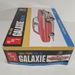 AMT 1964 FORD GALAXIE 500-XL 1/25 SCALE MODEL KIT “Craftsman Plus Series” READ