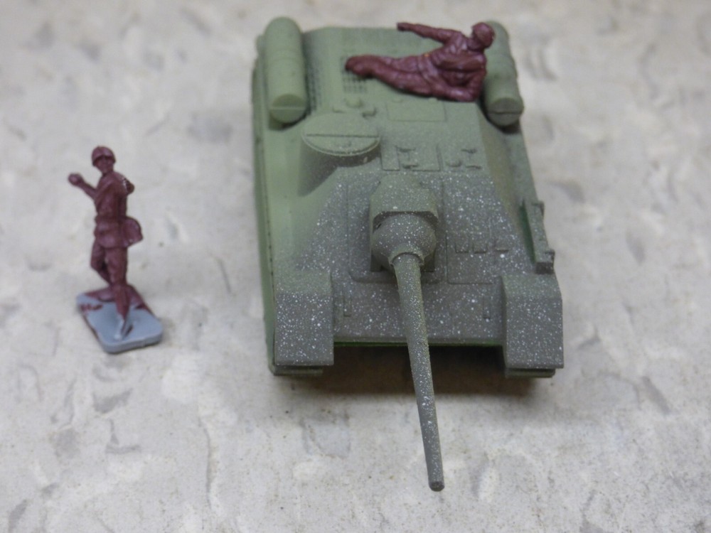 MIR / Roco Minitank Compatible WWII Russian SU-100 & Airfix Soldiers Lot#7397B©