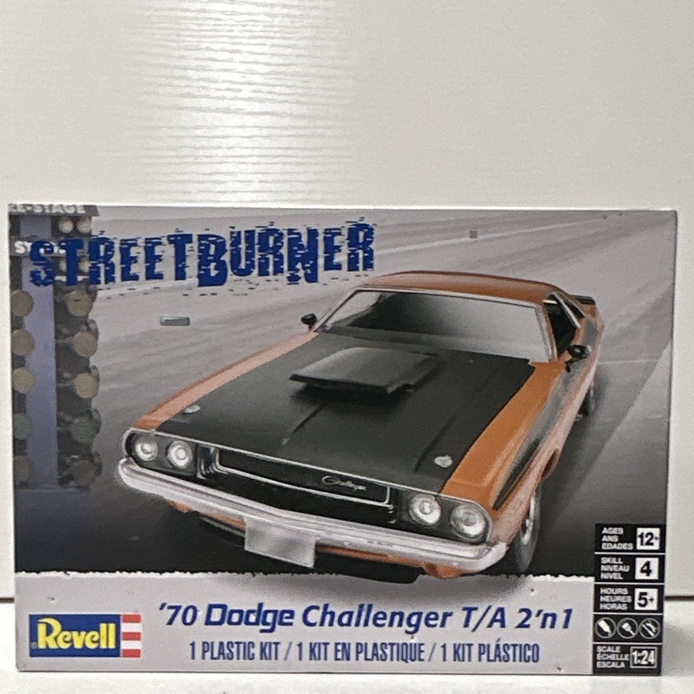 Revell ’70 Dodge Challenger T/A 2’n1 Streetburner 1:24 Model Kit 85-2596
