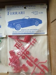 GLENCOE VINTAGE MINIKITS JAGUAR XK120 AND FERRARI IN 1/72ND SCALE (NEW IN BAG)