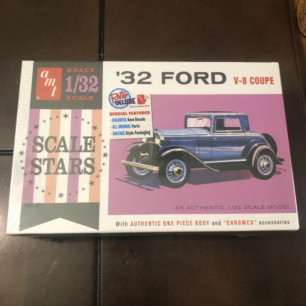 AMT 1/32 1932 FordV-8 Coupe Scale Stars Model Kit AMT 1181/12 Plastics Car 1/32