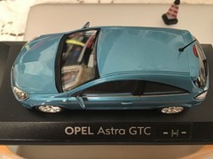1/43 minichamps Opel Astra, GTC blue , 2door hatch mint++ !