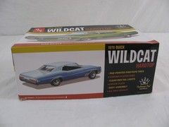 Round 2 AMT 1/25 Scale 1970 Buick Wildcat Hardtop Model Car Kit #AMT1379/12 New!