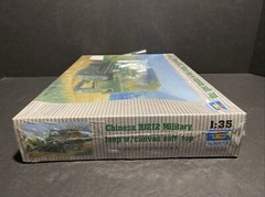 Trumpeter Chinese BJ212 Military Jeep w/Canvas Soft Top Model Kit 1:35 Scale