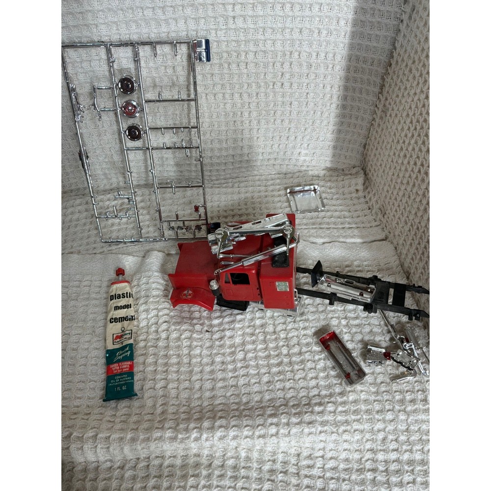 Vintage Hobbyist Unbranded Semi Truck Model Kit Parts Red Chrome