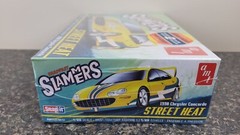 AMT Snapfast Slammers 1998 Chrysler Concorde Street Heat 1/25 Scale Model Car