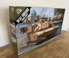 ACADEMY 13202 1/35 M1A1 Abrams “Iraq 2003″ Tank Model Kit