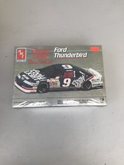 AMT Thunderbird Bill Elliott #9 Coors Light NASCAR 1/25 Kit 6740