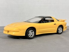 1/24 Scale 1993 Pontiac TRANS AM T-top 1/25 PROMO Model Car YELLOW Firebird AMT?