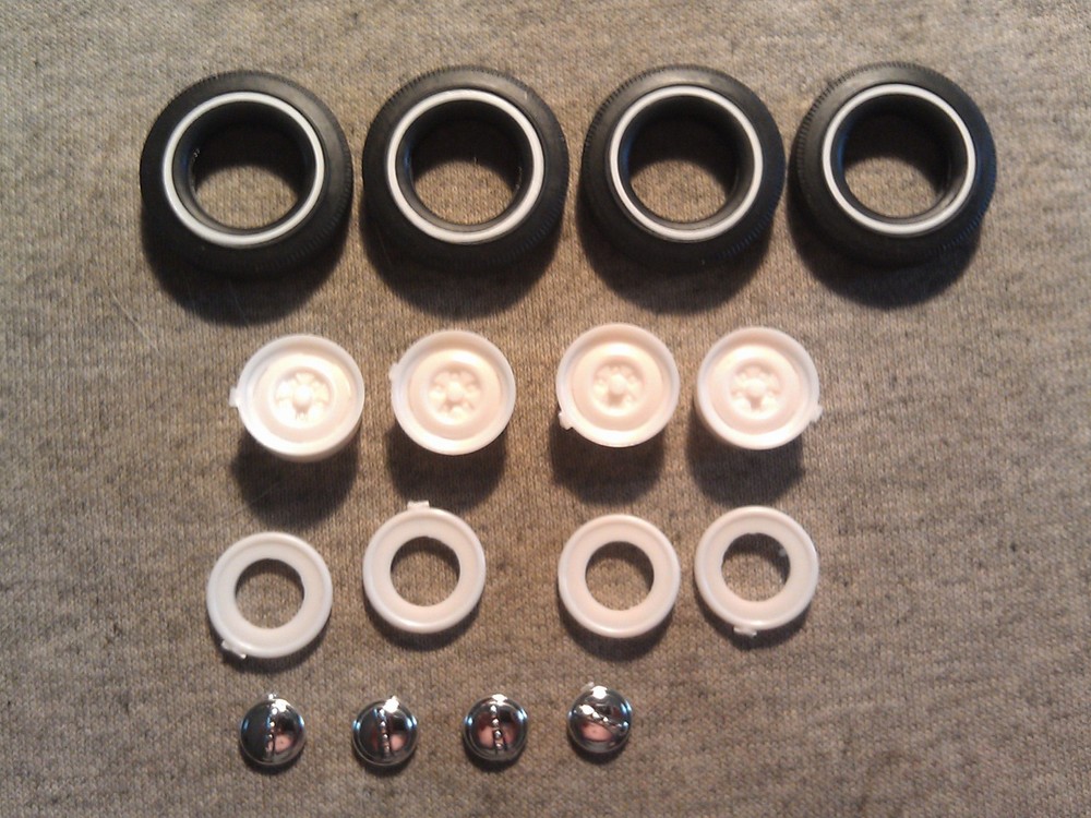 1/25 Scale AMT Pad Printed Whitewall Tires with 1953 Ford Wheels.