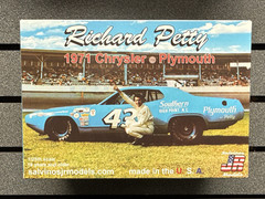 Salvino Jr Model Richard Petty | #43 1971 Chrysler Plymouth | 1:24 RPCP1971D
