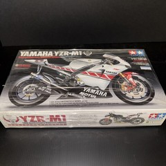 TAMIYA 1/12 No.105 Yamaha YZR-M1 50th Anniversary Valencia (JP IMPORTED) SEALED)