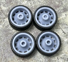 1/24 Scale: 24-Inch “US Mags Scottsdale” Wheels And Tires; Resin;1/25