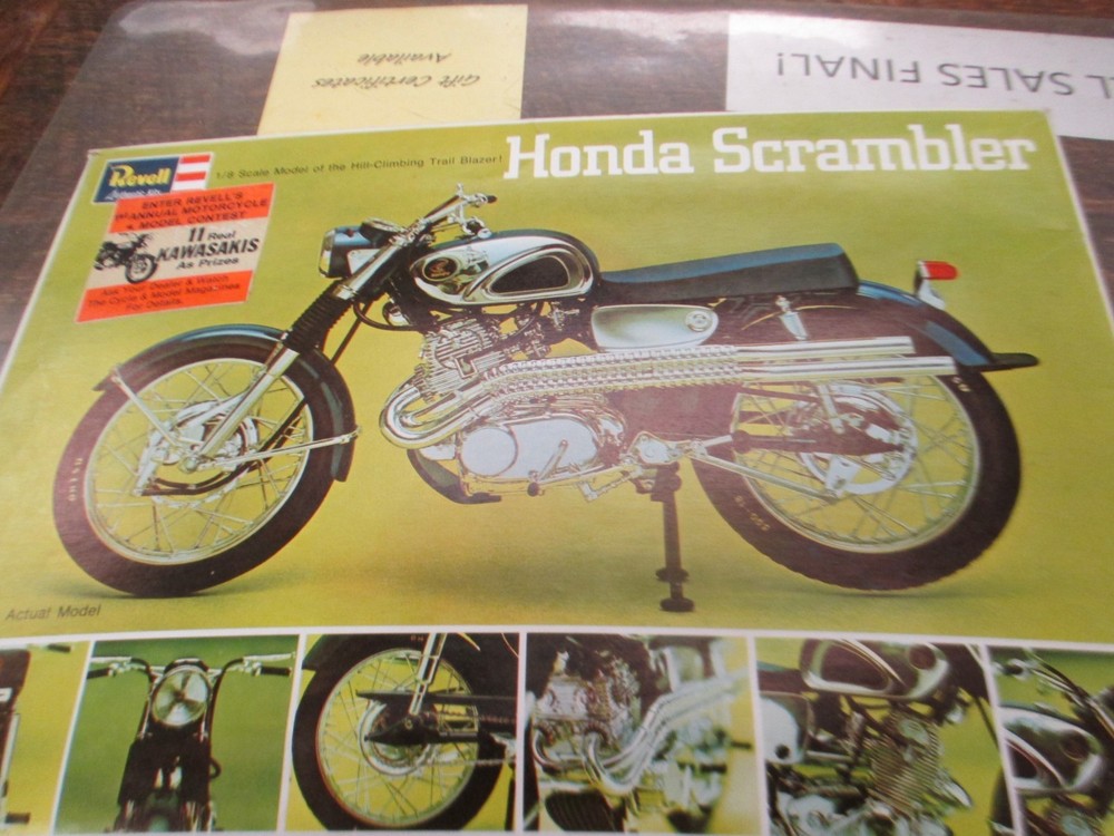 1967 Revell Honda Scrambler 1/8 Vintage Model Motorcycle Kit –