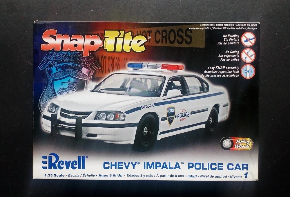 Revell Snap Tite Cop Car CHEVY IMPALA POLICE CAR 1:25 Model Kit 85-1928 NIOB