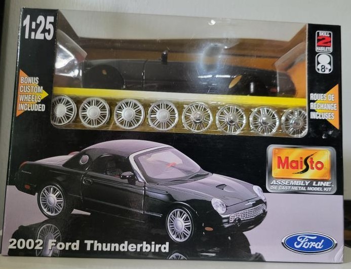 Maisto Die Cast Model Kit of a 2002 Ford Thunderbird