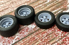 1/24 Scale: 15-inch “Cragar SS” Resin Wheels W/ Wide Rear Tires