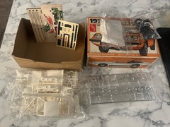 AMT Original T469 1976 Chev MONZA 2 + 2 Model Kit Unbuilt Custom Options 1/25