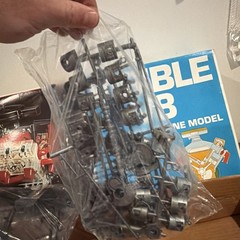 Revell Visible V8 Operating Engine Model Kit H-902