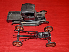 AMT Ford Model T Junkyard Pickup Truck 1/25