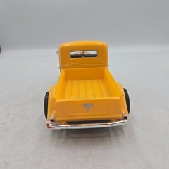 Testors 1/24 Die Cast 1937 Ford Pickup Model Kit Gold Series, Assembled