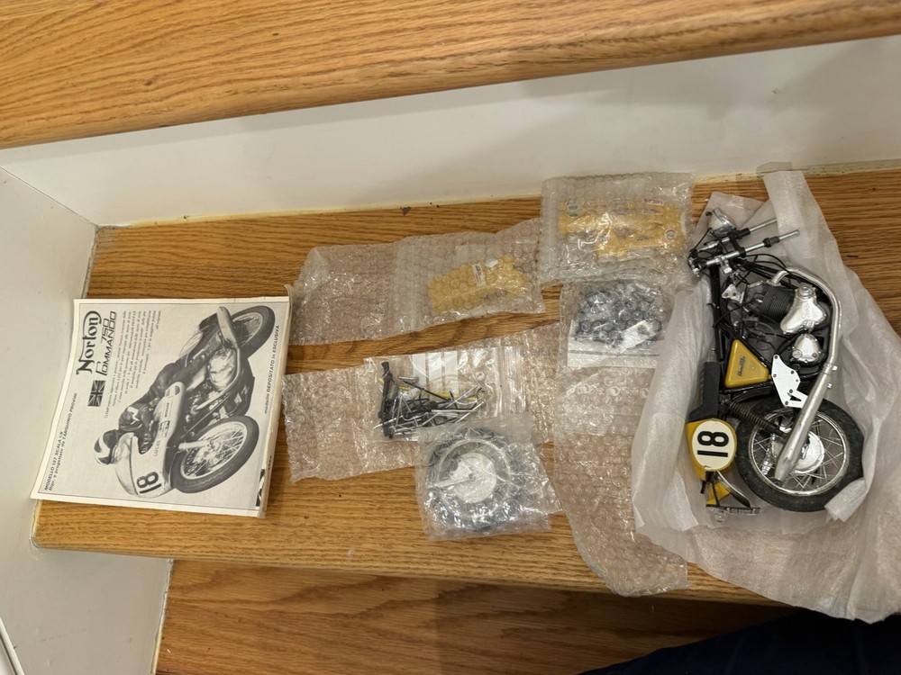 Protar #137 NORTON 750 COMMANDO 1:9 SCALE MODEL KIT Parts