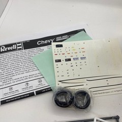 Revell Trucks 1:25 Chevrolet SSR Model Kit 85-7206 Factory Sealed NEW 2006