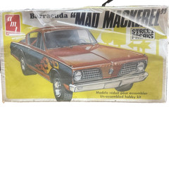 AMT 1/25 1966 PLYMOUTH BARRACUDA MAD MACKEREL