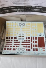 ’30 Ford Woody Street Rod 2 in 1 Kit 1:24 scale MODEL KIT