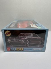 AMT 1969 Chevrolet Corvair Chevy Retro Deluxe 1/25 Kit # 849