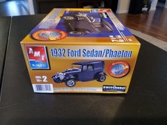 AMT – 1932 Ford Sedan/Phaeton Car Model Kit- 1/25 Scale