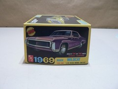 Vintage AMT 1969 Buick Wildcat 1/25 Model Kit Y916-200 New Open Box Parts