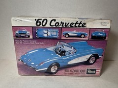 Revell 1960 Chevy Corvette 1:25 Model Kit #H-1203 1984 NEW SEALED