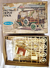 Very Old HUBLEY 1/20 Scale 1912 MODEL T DEPOT HACK Unassembled Model Kit