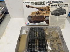 German Tiger I Mid-Production 1/35 Scale Tank Model Tamiya 35194 New Open Box