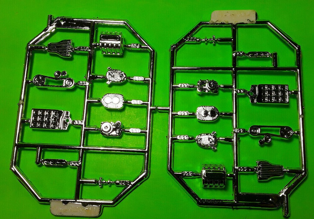 Amt Lot Of 2 65 Chevelle Wagon 1/25 Chevy 350 V8 Chrome Supercharger Engine Top