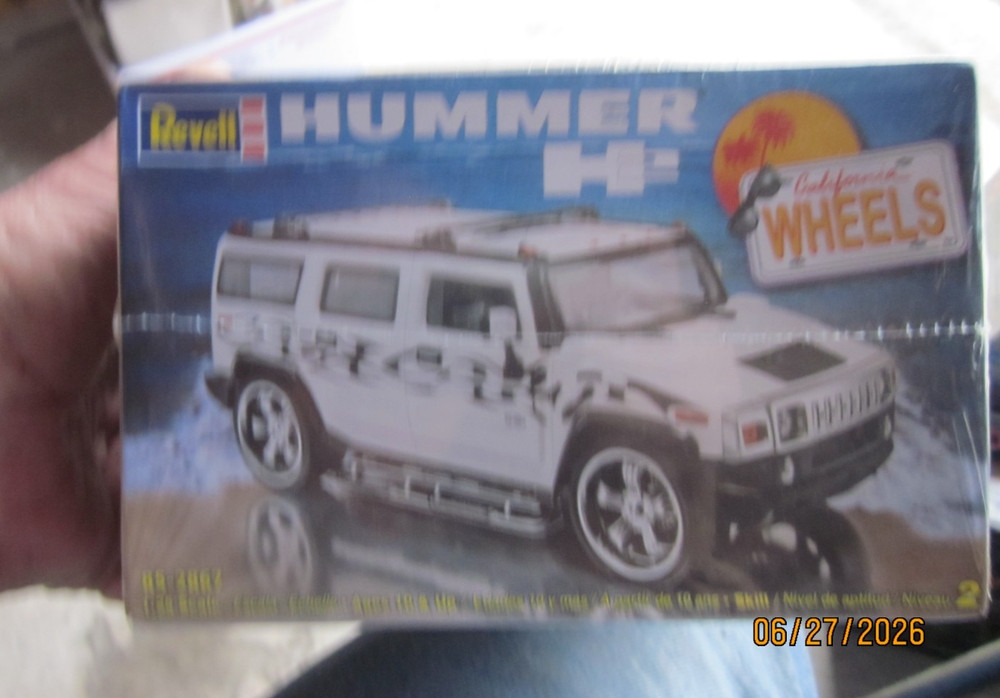Revell HUMMER H2 California Wheels – #85-2867 – 1/25 scale -factory sealed