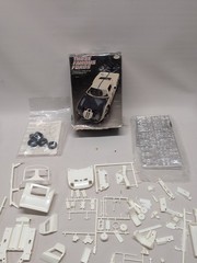 Testors 104 Famous Fords GT-40 1/25 Scale Open Box Unassembled (Read)