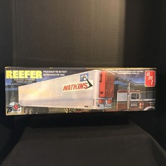 AMT 1421/06 FRUEHAUF 40’REFRIGERATOR REEFER VAN MODEL KIT-NIB-1/25 SCALE