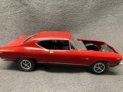 AMT ’69 Chevrolet Chevelle SS 396 Custom Paint 1/25 Detailed Trim Maroon BBC