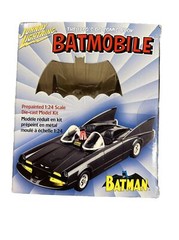 RARE Johnny Lightning 1960’s DC Comics / TV Batmobile 1:24 Die-cast Model – NIB