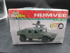 🔥Revell Snaptite Military Humvee Hummer 1:25 Model Kit #85-1909 1999 Dented box