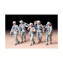 TAMIYA Military Model 1:35 German Machine Gun Crew on Maneuver SW (New)