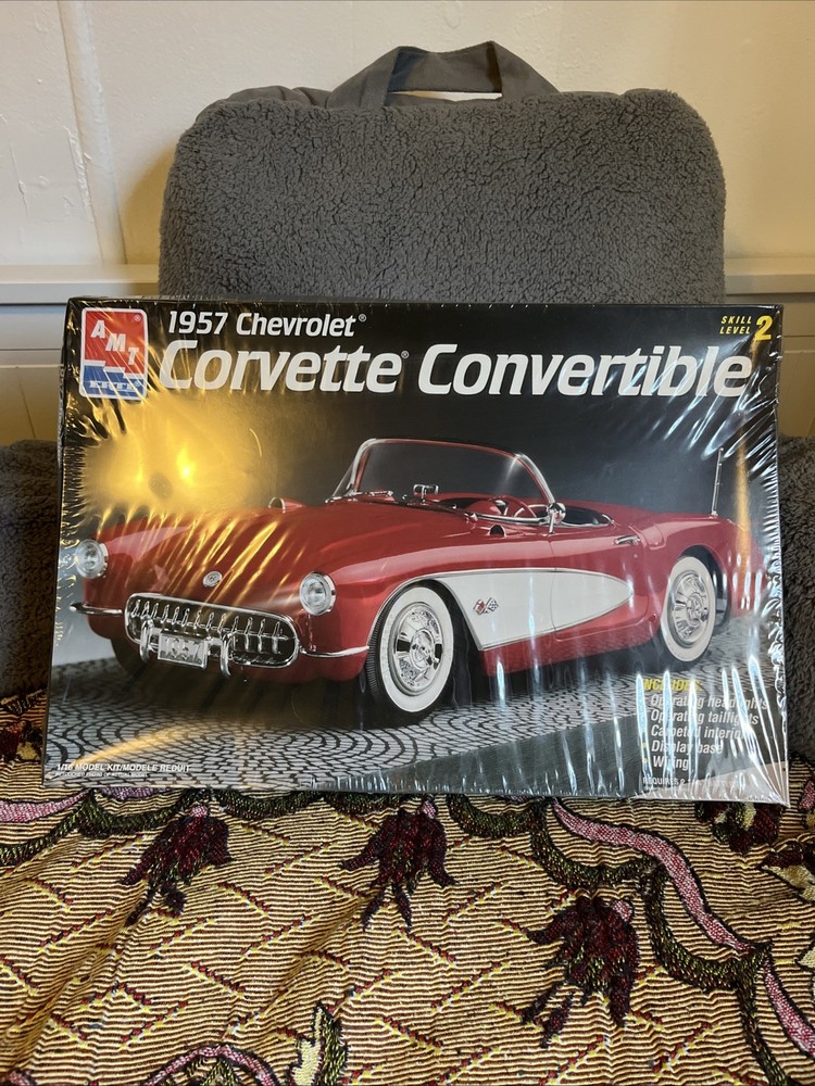 AMT 1957 Corvette Convertible LARGE 1/16 Scale #6464 VTG Unassembled Model Chevy